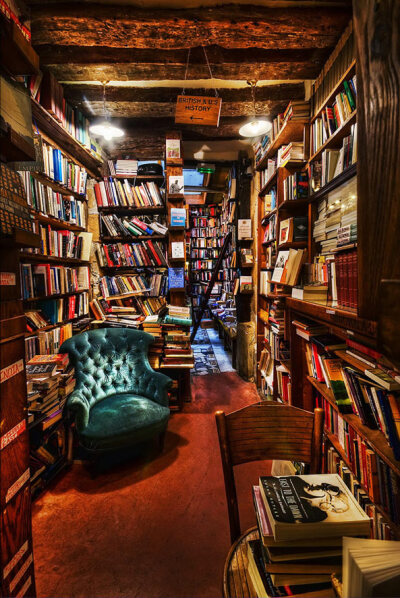 法國巴黎的 SHAKESPEARE AND COMPANY