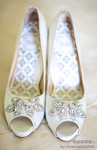 白色水钻优雅#婚鞋#