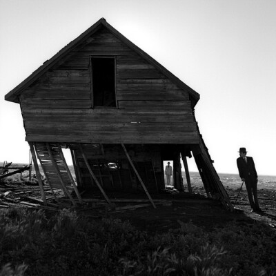 美国纽约摄影师罗尼·史密斯（Rodney Smith）和人们分享了他的一组作品，给人一种新鲜感，让人振奋