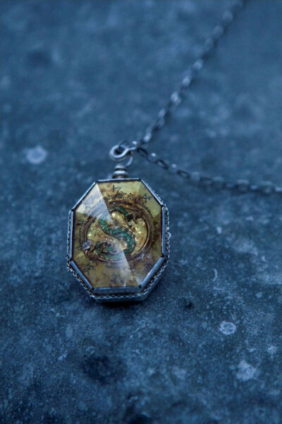 斯莱特林挂坠盒（the locket of Slytherin )