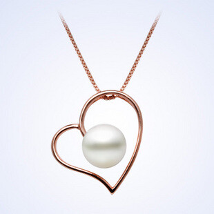 大大的爱心 圆润 的珍珠 很漂亮