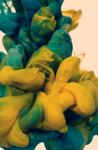 High-Speed photographs of colour ink on water by Alberto Emiliano Seveso