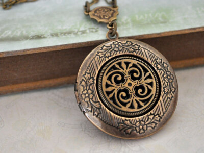 THE ETERNAL KNOT, Celtic knot locket necklace in antique brass