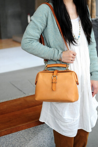 Hand Stitched Camel Color Leather Doctor Bag/ Carry on Bag