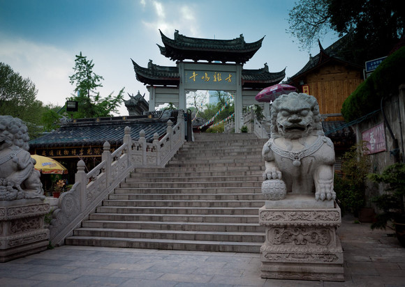 古鸡鸣寺