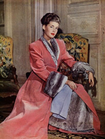 Carven 1946年的晚装外套，摄影：Philippe Pottier