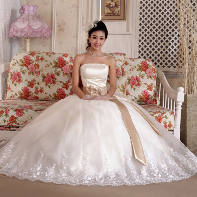 韩版婚纱显瘦甜美婚纱优雅公主婚纱，喜欢蝴蝶结的设计，可爱大气
