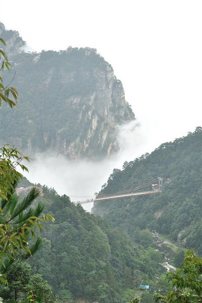 雨雾倾城上仙山