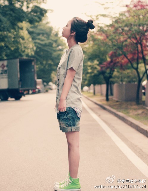 【淡定六字决】静:少说多听，忍不住就对自己说。缓:讷于言而敏于行，能干者遭嫉。忍:面对不公，气愤和宣泄就是让旁人看戏。让:大是大非不退让，小事情多听别人的意见。淡:一切都看淡些，心灵会得到释放，平静，幸福。平:是平凡，平淡，平衡；有棱角，别人咬起你来很容易下口