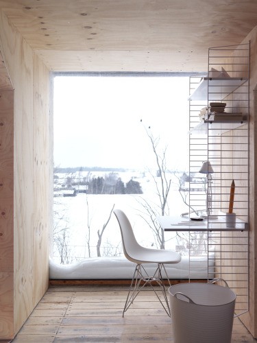 Eames: http://www.agentbauer.com/photographers/petrabindel/interior/29487