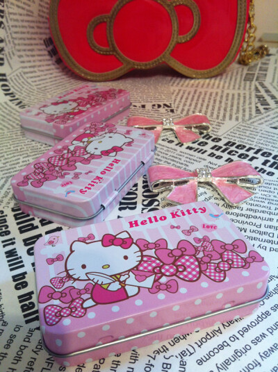 Hello kitty 铁制隐形眼镜盒，也可以单独将它当作小小收纳铁盒使用~