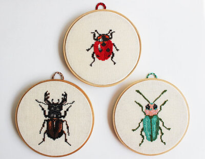 这种小虫子刺绣，可以做成家居装饰，送给孩子放在房间。会是不错的礼物！