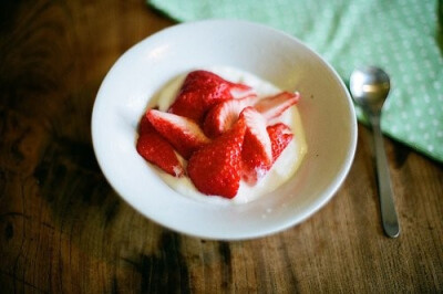 一组草莓题材的LOMO图片