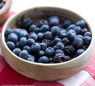 vegan-berry-cereal-bowl