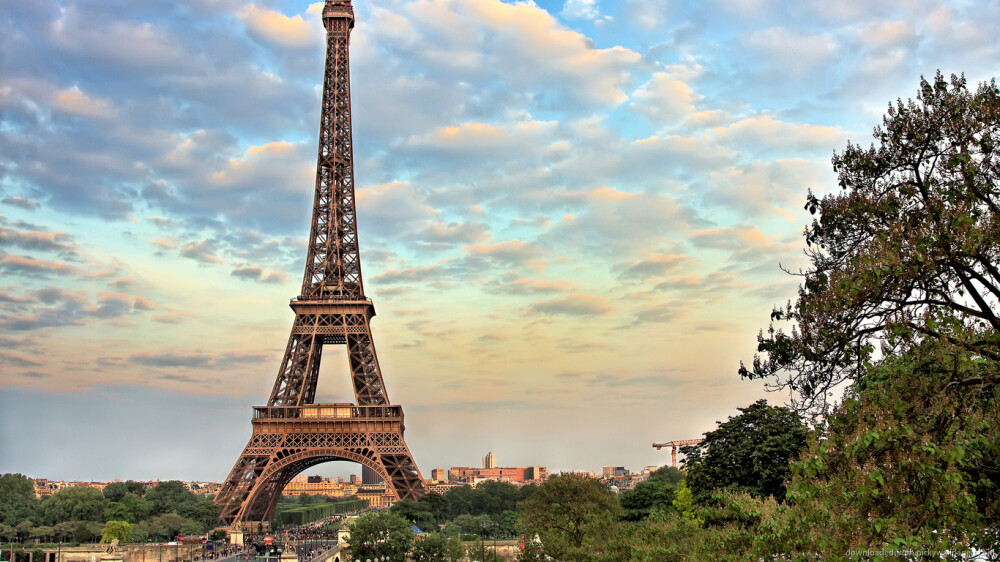 Eiffel Tower HDR for 1366x768