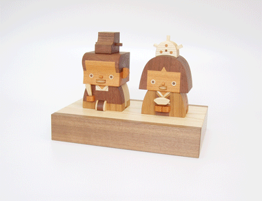 木头版的桃太郎和金太郎，来自日本木艺师中川岳二。