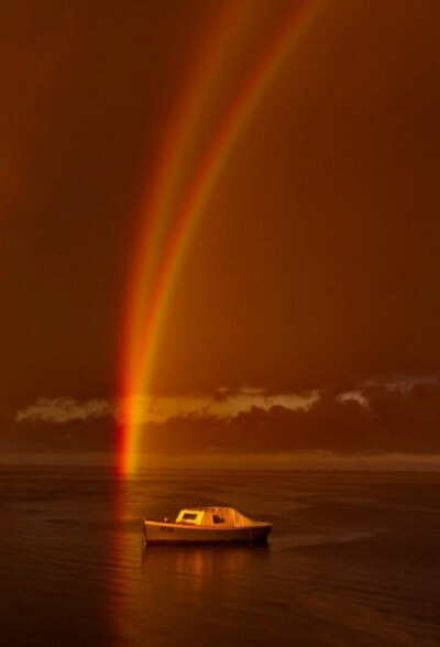 澳大利亚海面上的双彩虹