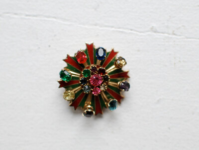 .vintage 1940s pin // rhinestone cloisonne fruit salad brooch