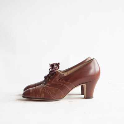 Vintage 1930s Deco Oxfords / Chocolate Brown Leather / 30s Heels /