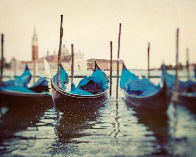 Venice Photo, Gondolas, Italy, Travel Photography - Sploosh