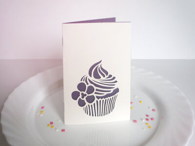 Cupcake greetings card - hand cut card - 4 x 6 inches