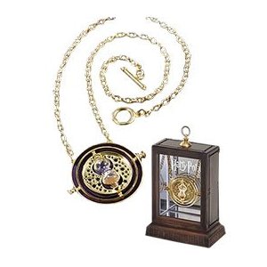 Harry Potter Collectible Time Turner. 哈利波特中的時光轉換項鏈! 這是又精緻又有意思的項鏈,可惜太貴了 :(