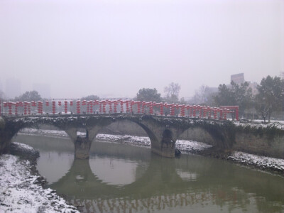 Location:富阳。恩波广场 生活富裕。生命阳光...一座城.一幅画.【你好。富陽】