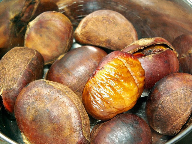 chestnuts 栗子 – are commonly eaten at Christmas. There’s a famous Christmas song, “Chestnuts roasting by an open fire”