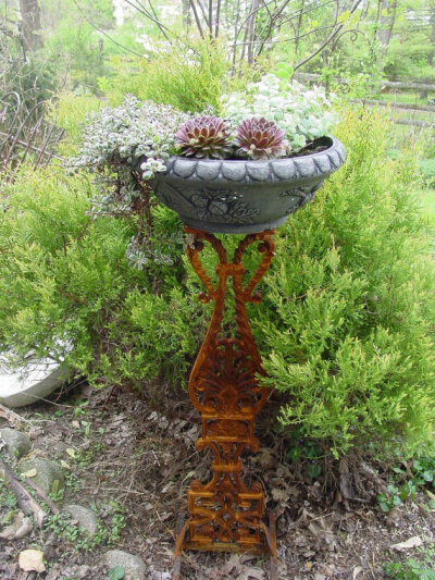 Greco-Anthemiom Plant Stand