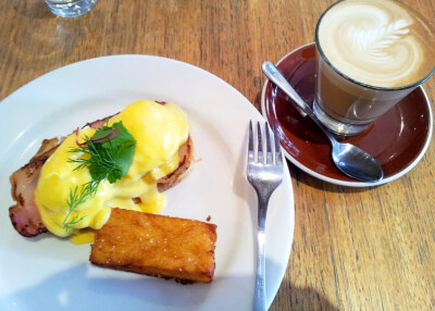 Bacon Egg Benny with hash brown - Miss Marmalade