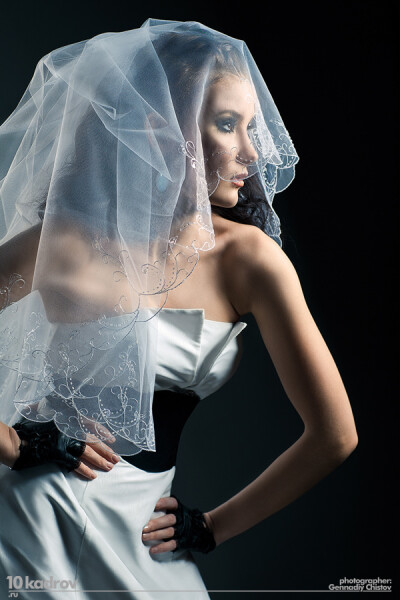 Aggression | bride, veil, pose, sideview