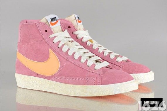 Nike WMNS Blazer High Suede VNTG粉色新品，，，