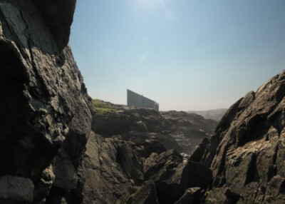 Squish Studio is located on an island near Canada, designed by Saunders Architecture.