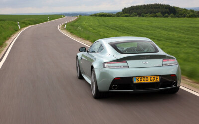 astonmartin_v12_vantage-018.jpg