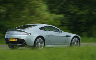 astonmartin_v12_vantage-019.jpg