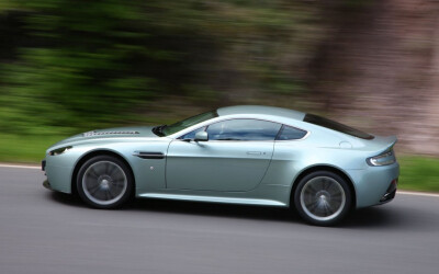 astonmartin_v12_vantage-026.jpg