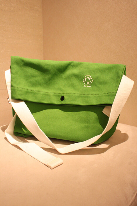 绿色帆布包