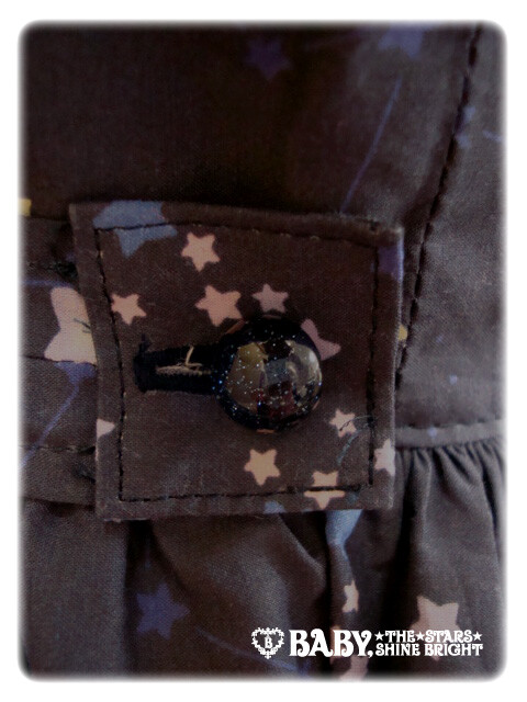 细节，就连纽扣也是星空的感觉