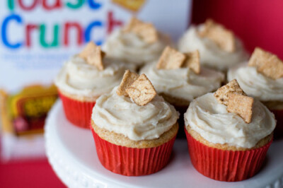 cinnamon toast crunch cupcakes.