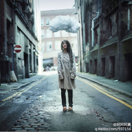 心在下雨，有没有伞都会淋湿自己