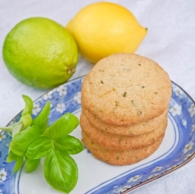 Lemon Lime Basil Cook­ies