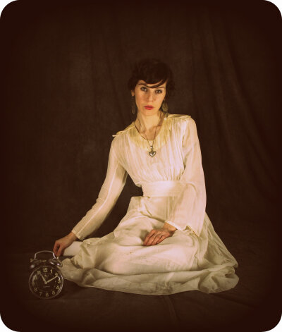 Antique Wedding Gown & Head Piece . White Cotton . 1910s . Early 1900s . Edwardian Dress，，