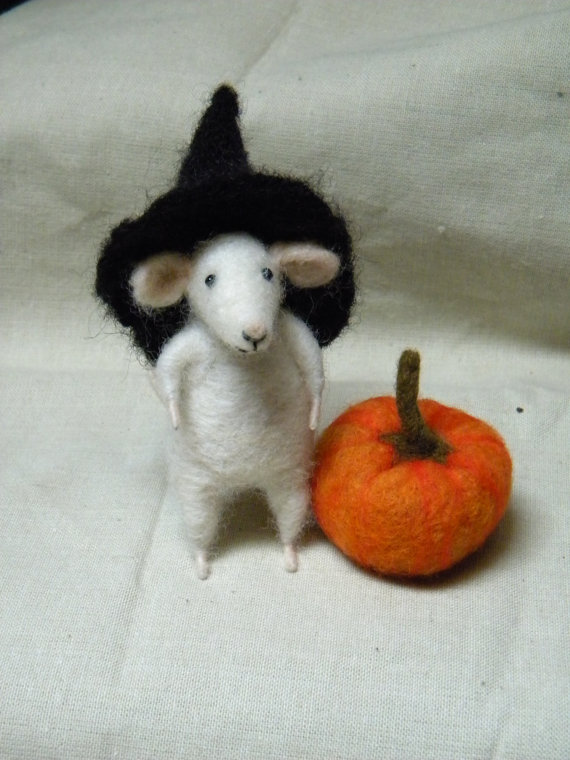 Little Mouse Halloween Ornament - needle felted ornament animal, felting dreams by johana molina