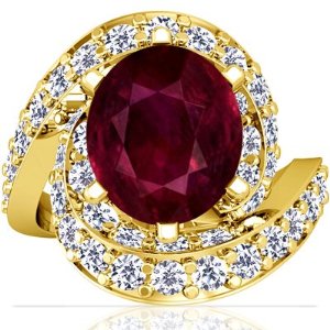 18K Yellow Gold Oval Cut Ruby Ring With Sidestones