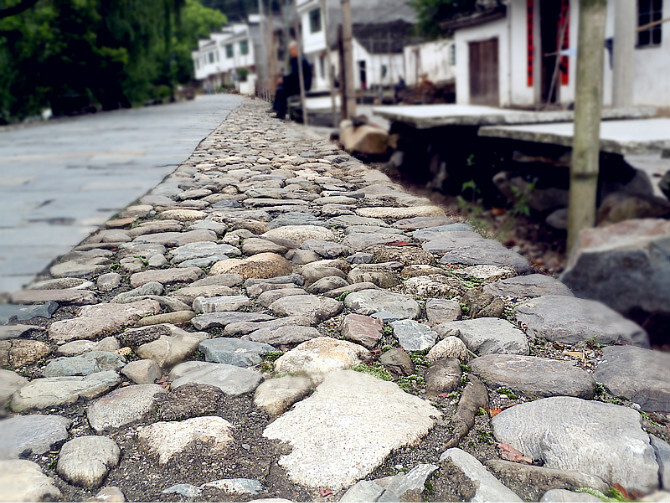 石子路上