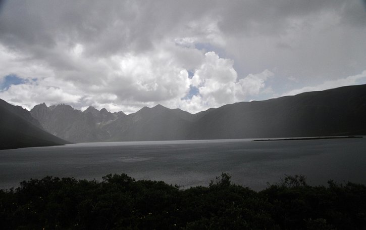 雨后的仙女湖