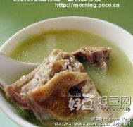 营养滋补鸽子汤:收着,想滋补的时候再学。http://www.haodou.com/recipe/collect/11622