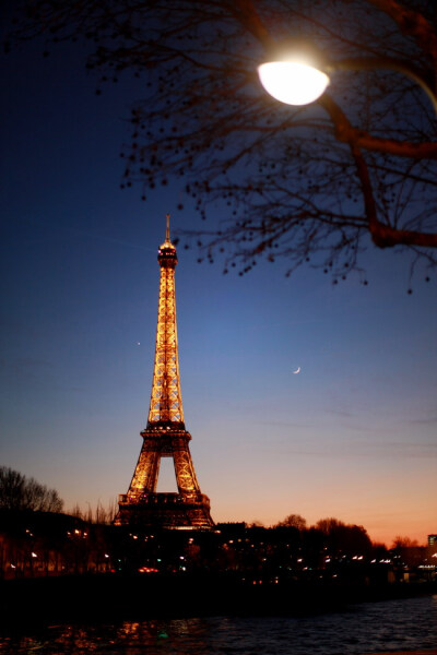 {帥氣戈戈}我的鐵塔夢~~埃菲尔铁塔（法语：La Tour Eiffel）~~~~