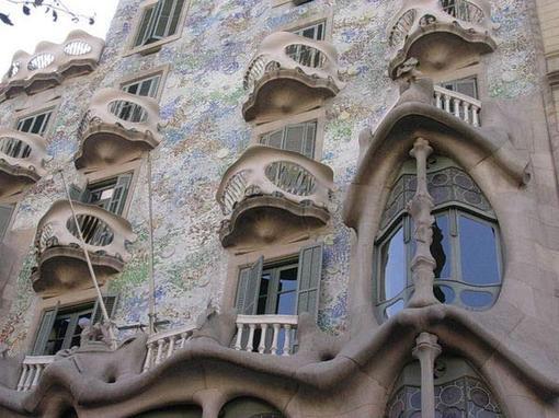 巴塞罗那米拉公寓