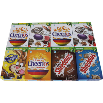 英国雀巢Nsetle品牌享誉全球，此款小精灵什锦谷物麦片为英国国内最为畅销的一款谷物麦片，8小包囊括了5个不同口味，特别适合小朋友当作营养早餐，加入牛奶冲泡，口感一级棒哦！正面都是卡通图案设计，背景更有迷宫、…